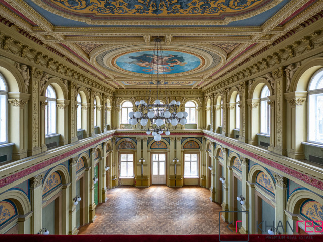 Zabytkowy budynek z XIX wieku, centrum Łódź
