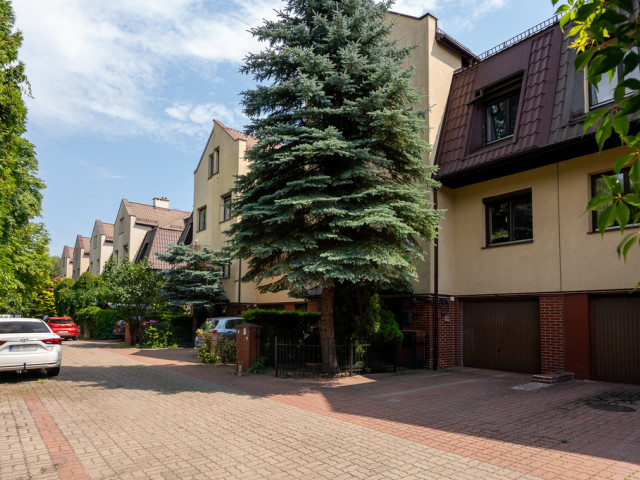 Dom 218, 79 m², garaż, monitoring